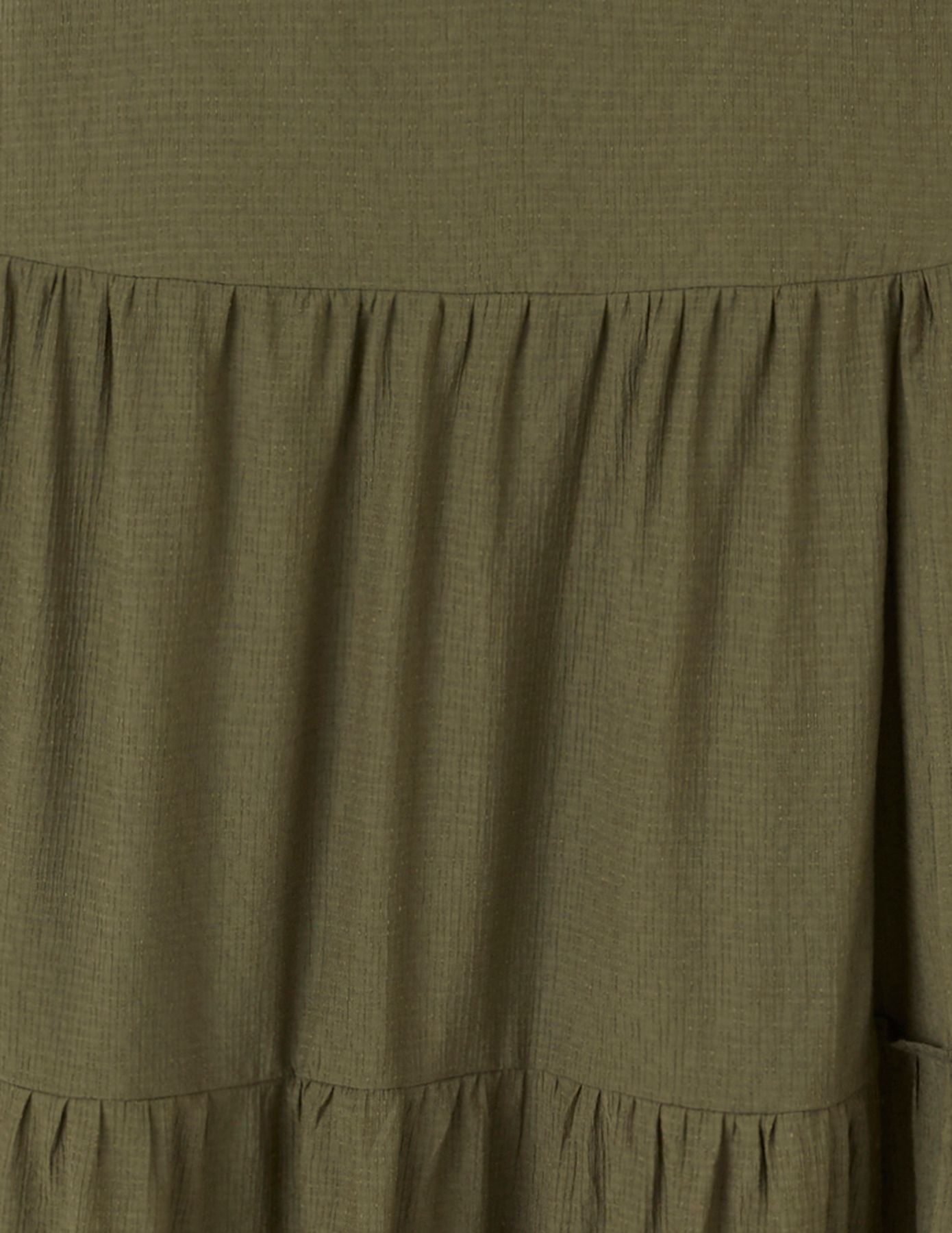 Robe longue &agrave; d&eacute;coupes dans le dos