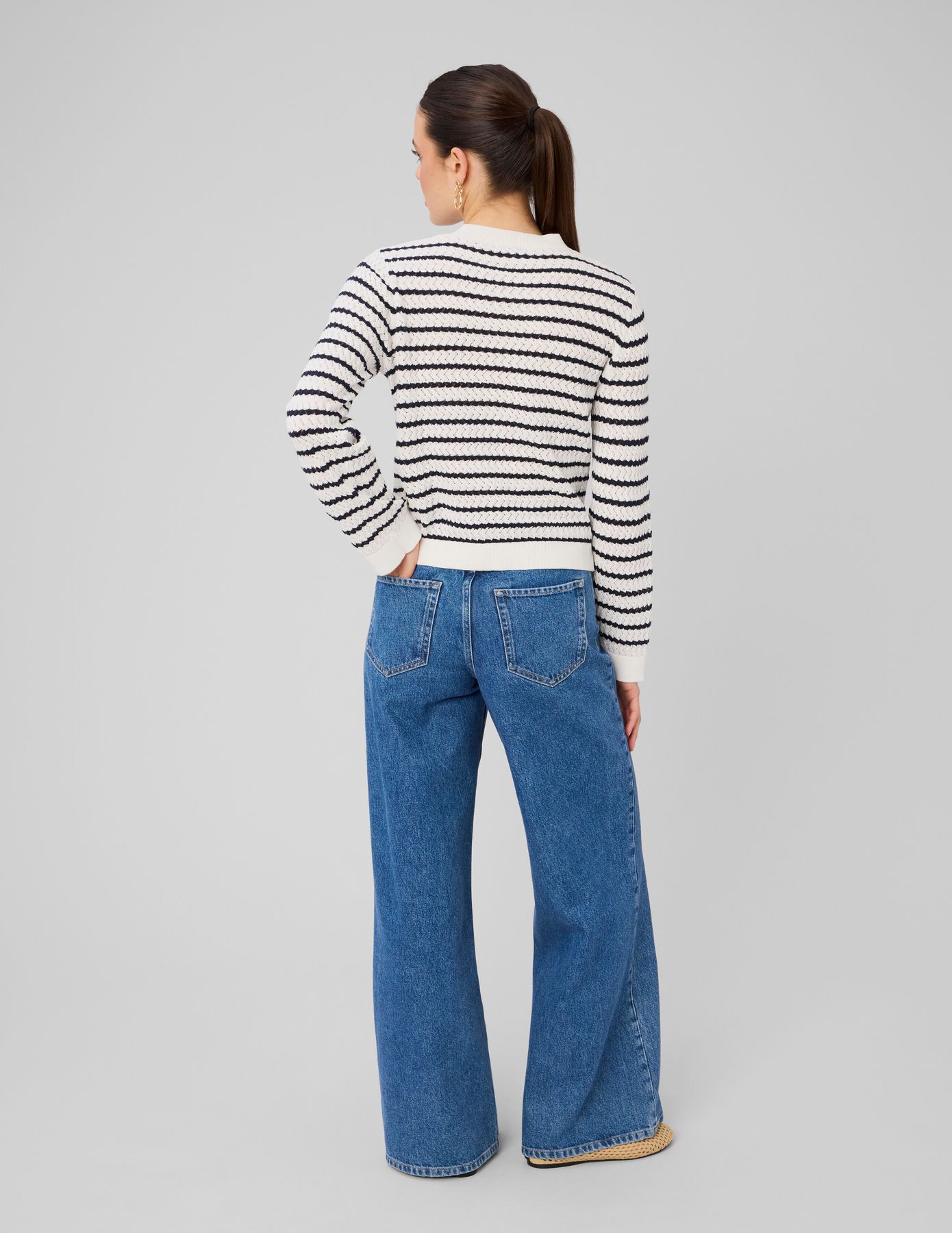 Gilet boutonn&eacute; &agrave; rayures