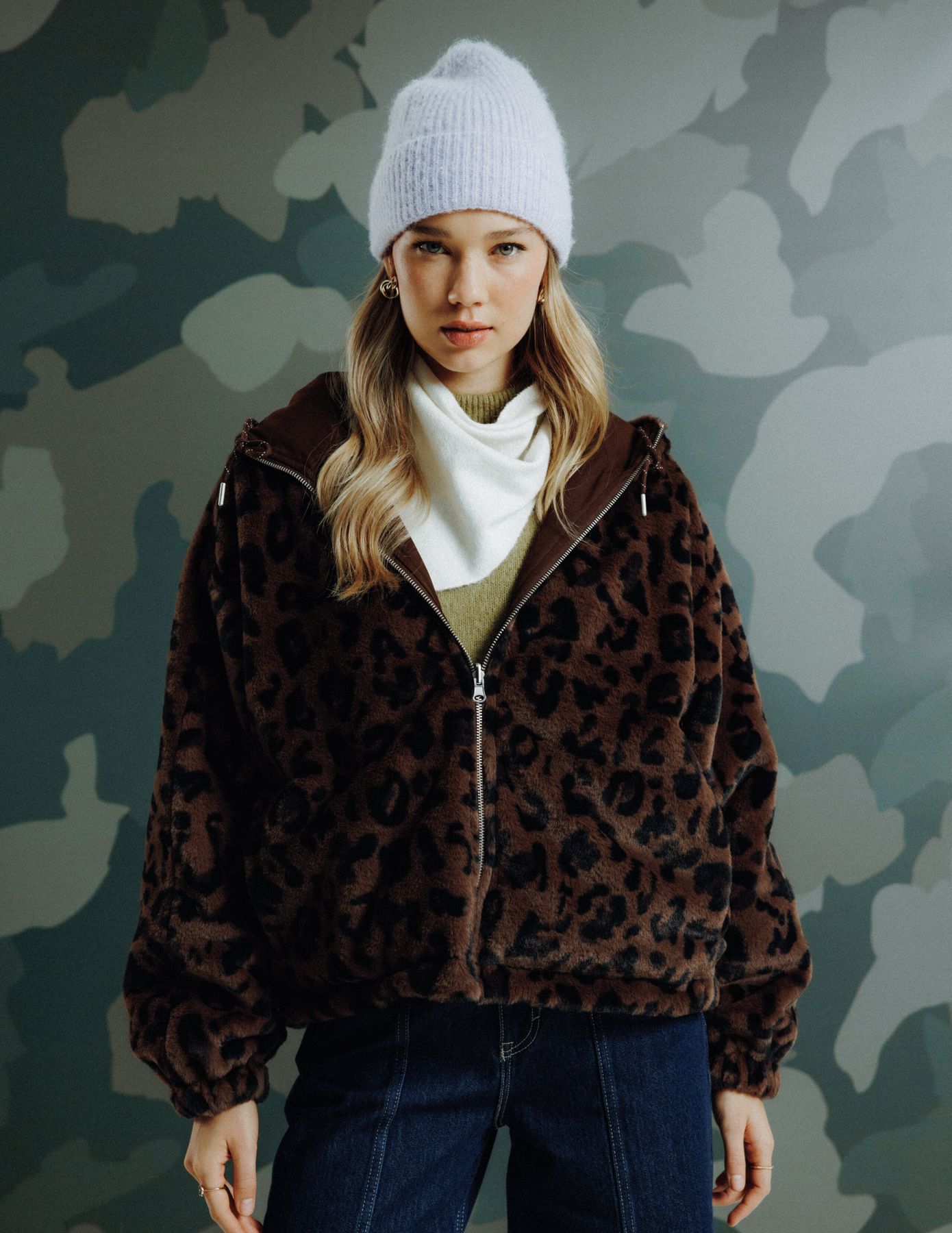 Blouson &agrave; capuche r&eacute;versible imprim&eacute; l&eacute;opard