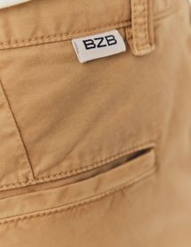 Pantalon chino ajusté