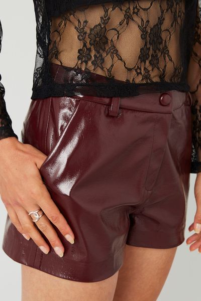 Short vinyle