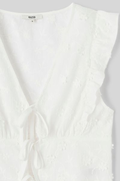 Top à nouer broderie 3D