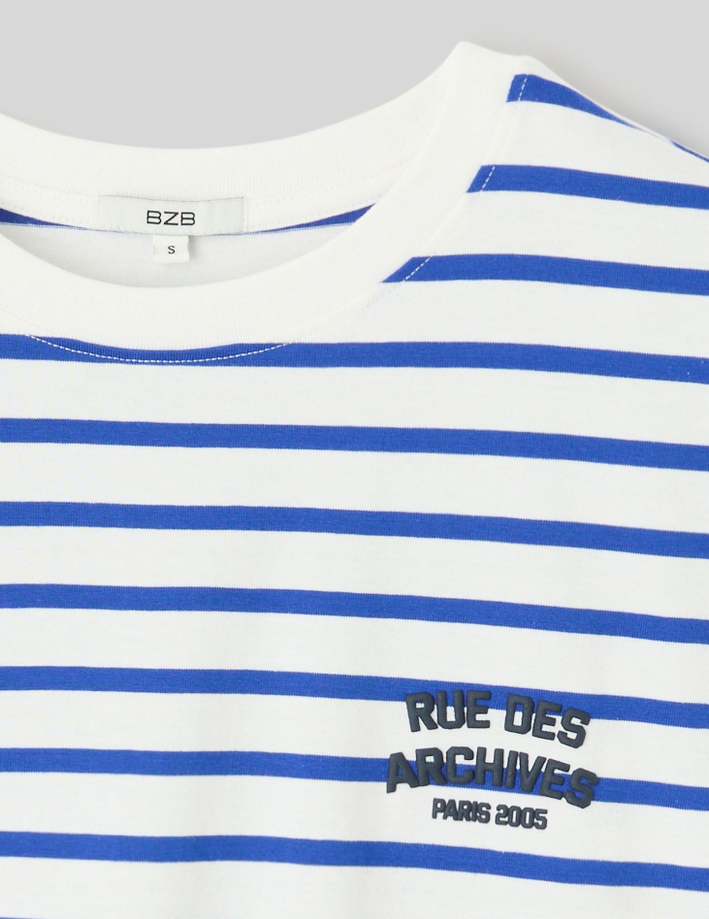 T-shirt ray&eacute; manches courtes