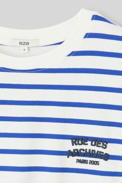 T-shirt ray&eacute; manches courtes