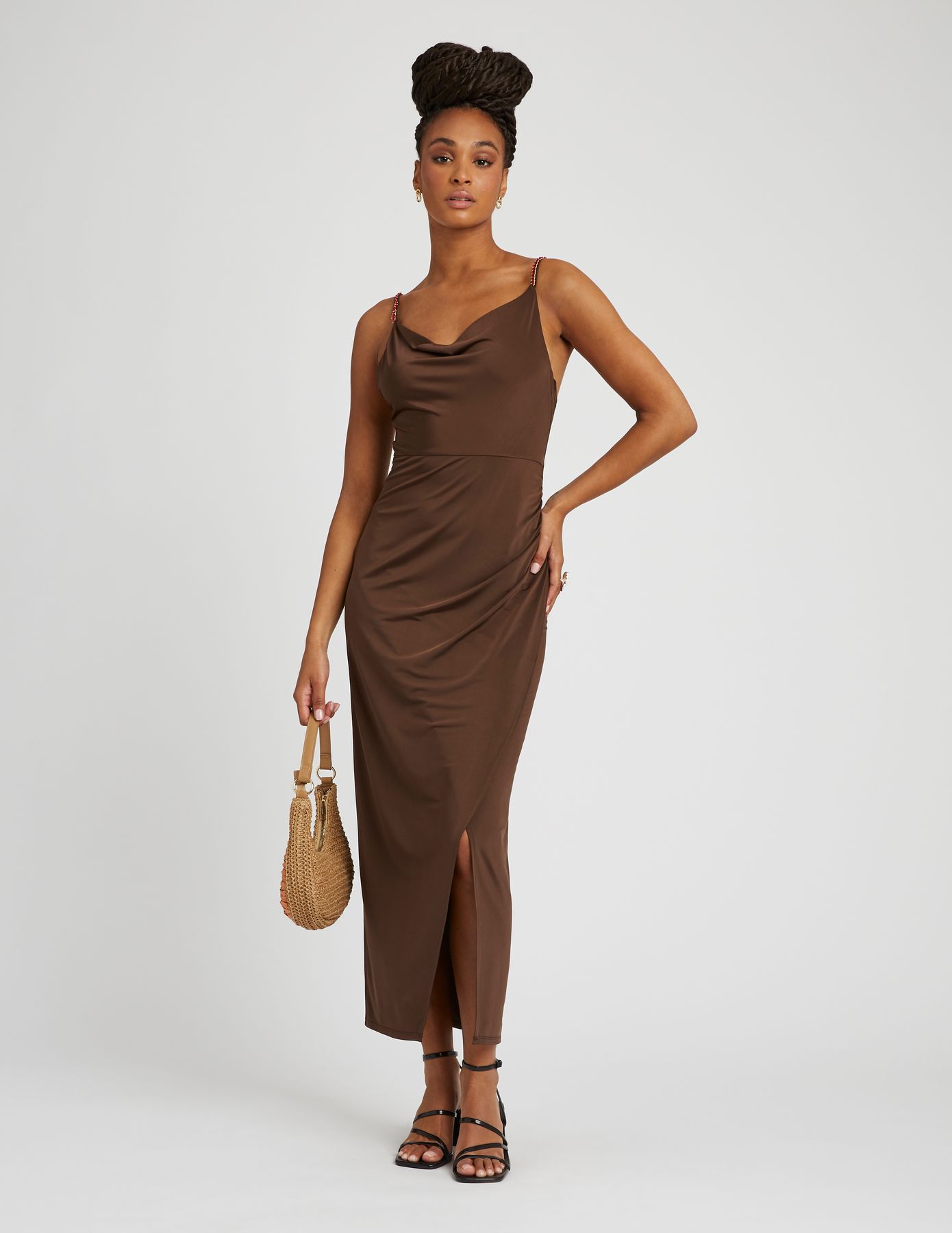Robe longue col bénitier