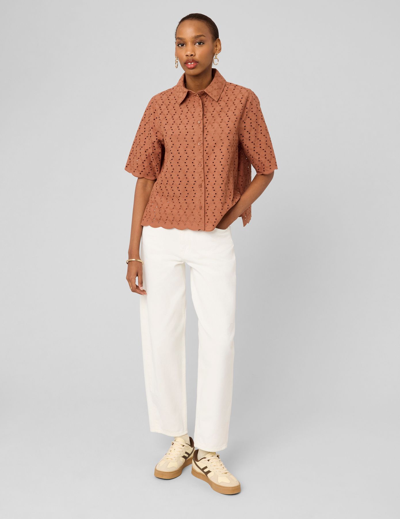 Chemisette en broderie anglaise