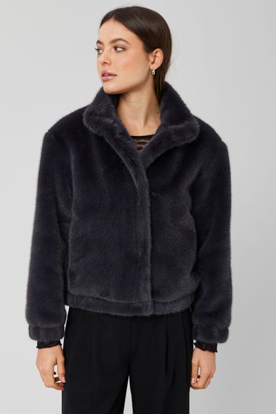 Blouson matière duveteuse col montant