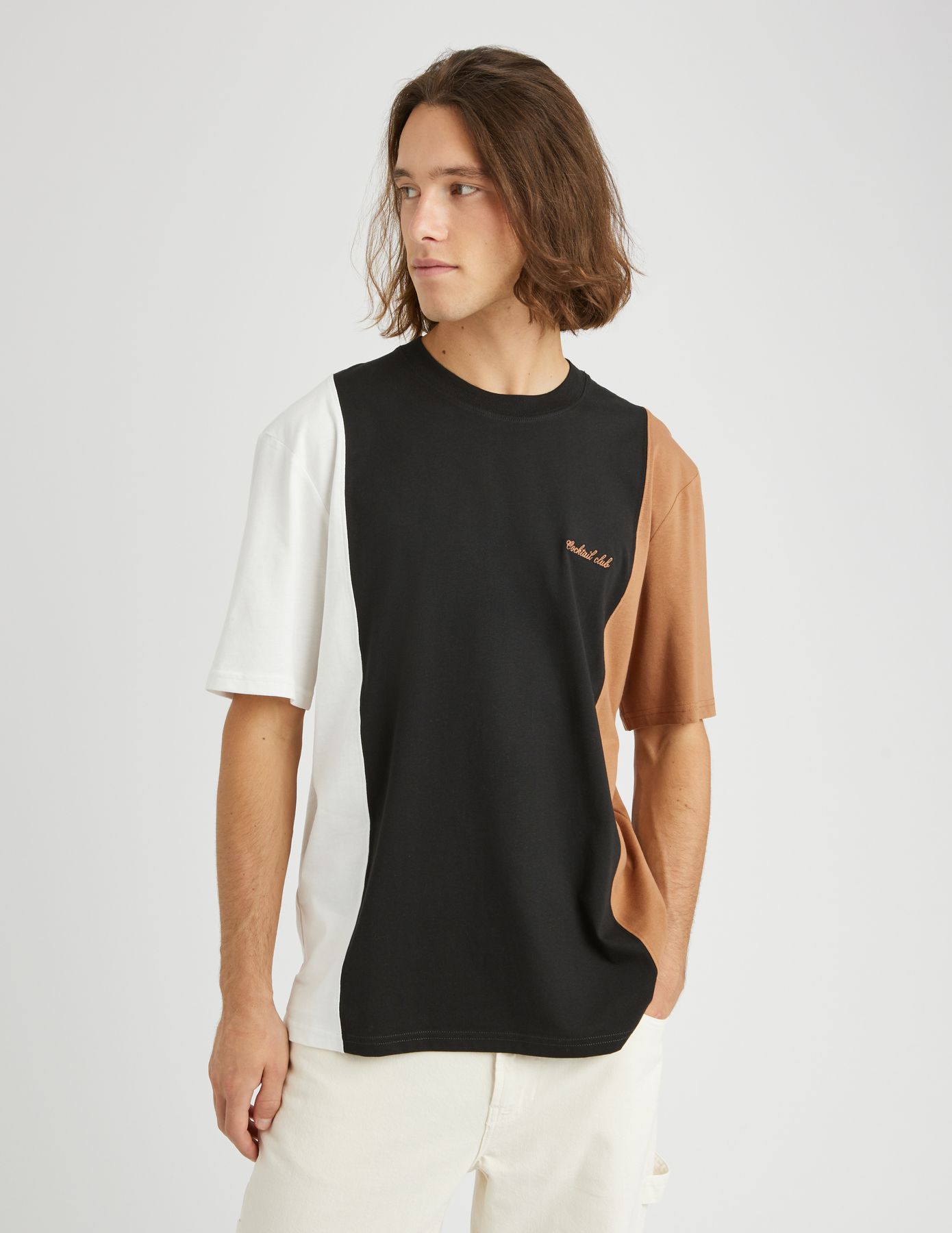 T-shirt broderie poitrine