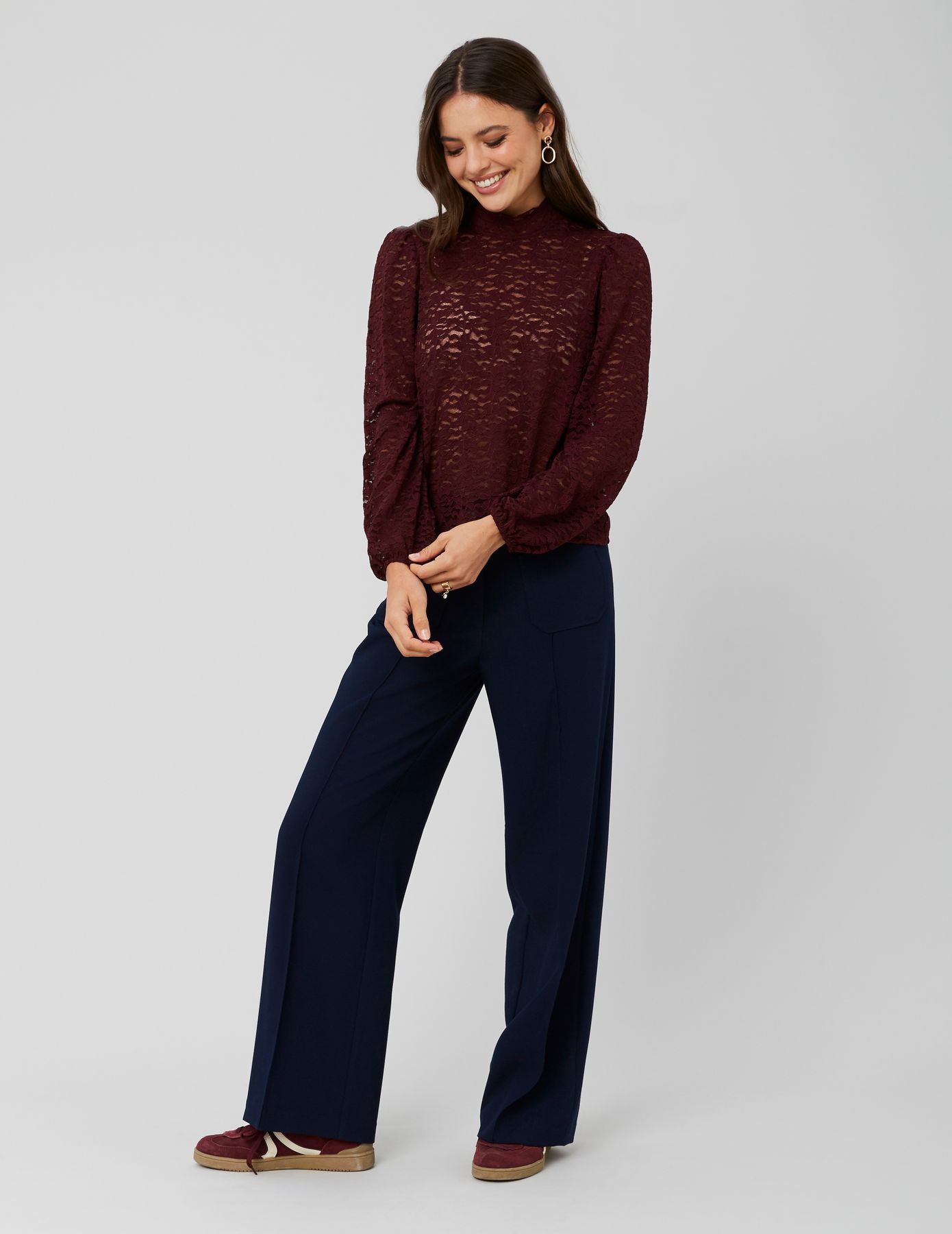 T-shirt col montant dentelle