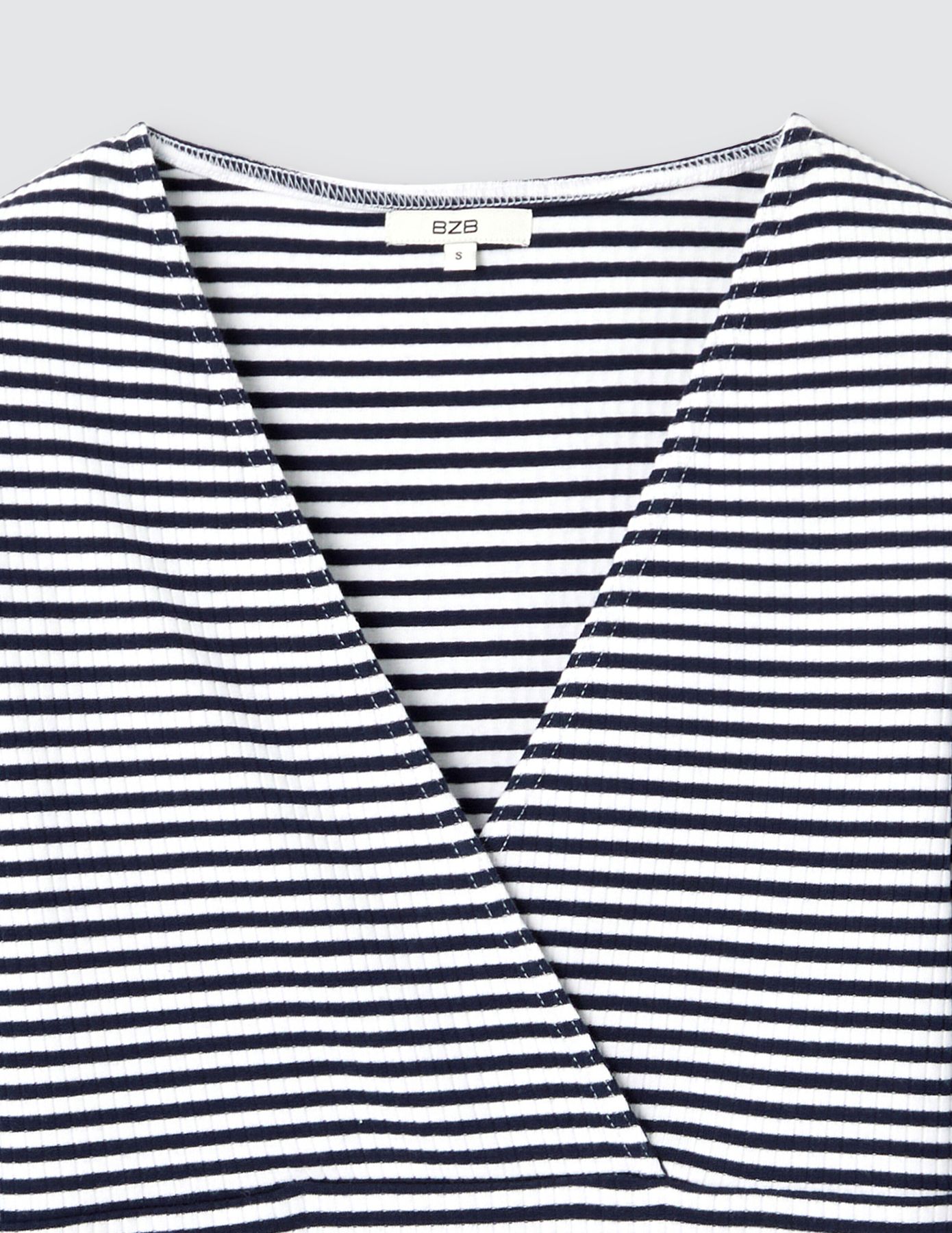 T-shirt cache coeur rayé
