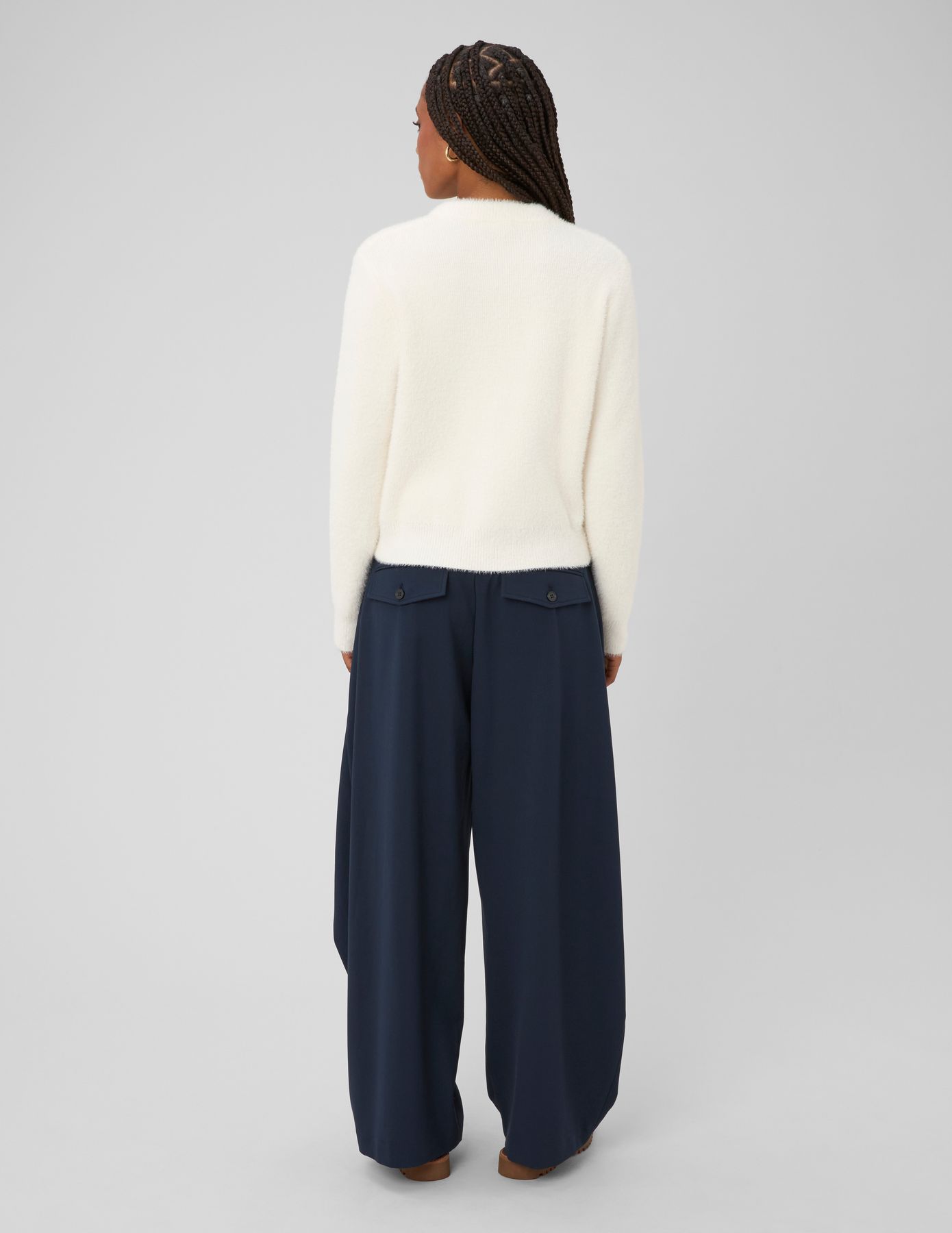Pantalon large &agrave; plis et double bouton