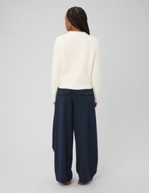 Pantalon large &agrave; plis et double bouton