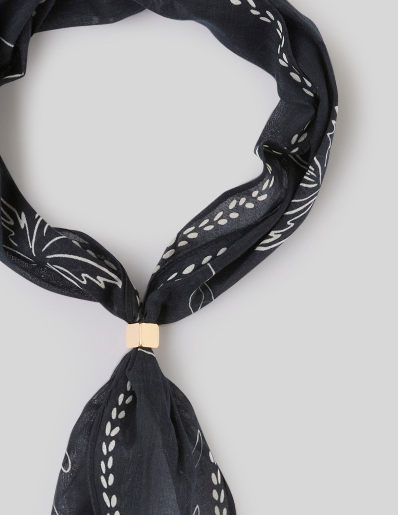 Foulard fin