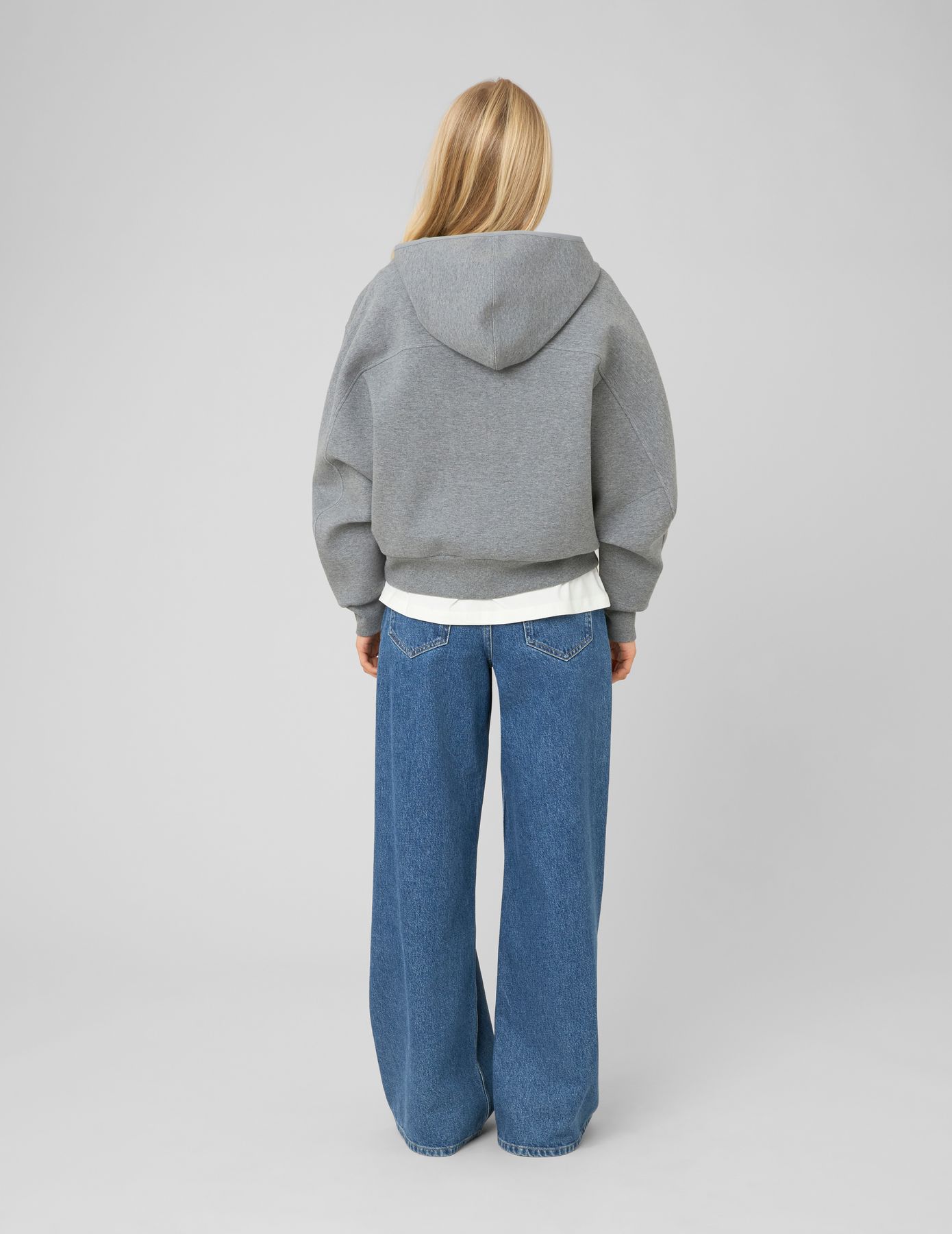 Sweat zipp&eacute; &agrave; capuche