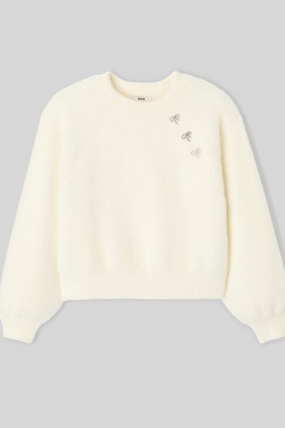 Pull fluffy boutons bijoux