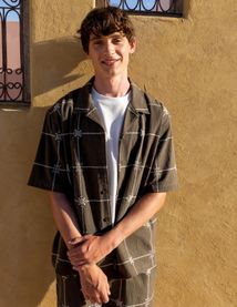 Chemise manches courtes brod&eacute;e