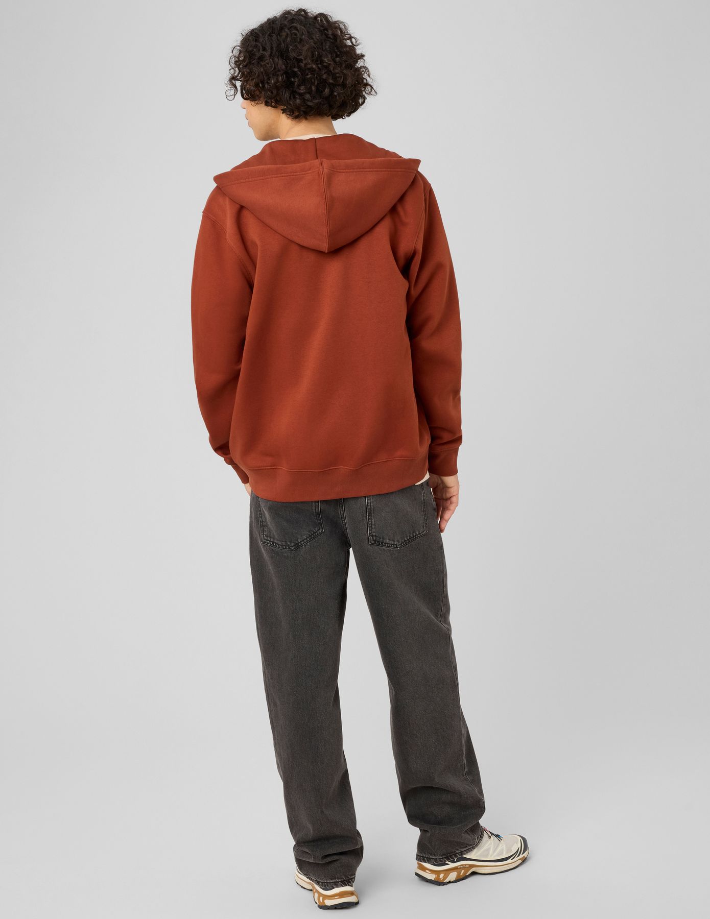 Sweat zipp&eacute; &agrave; capuche