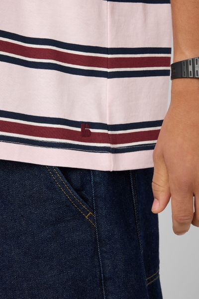 T-shirt ray&eacute;