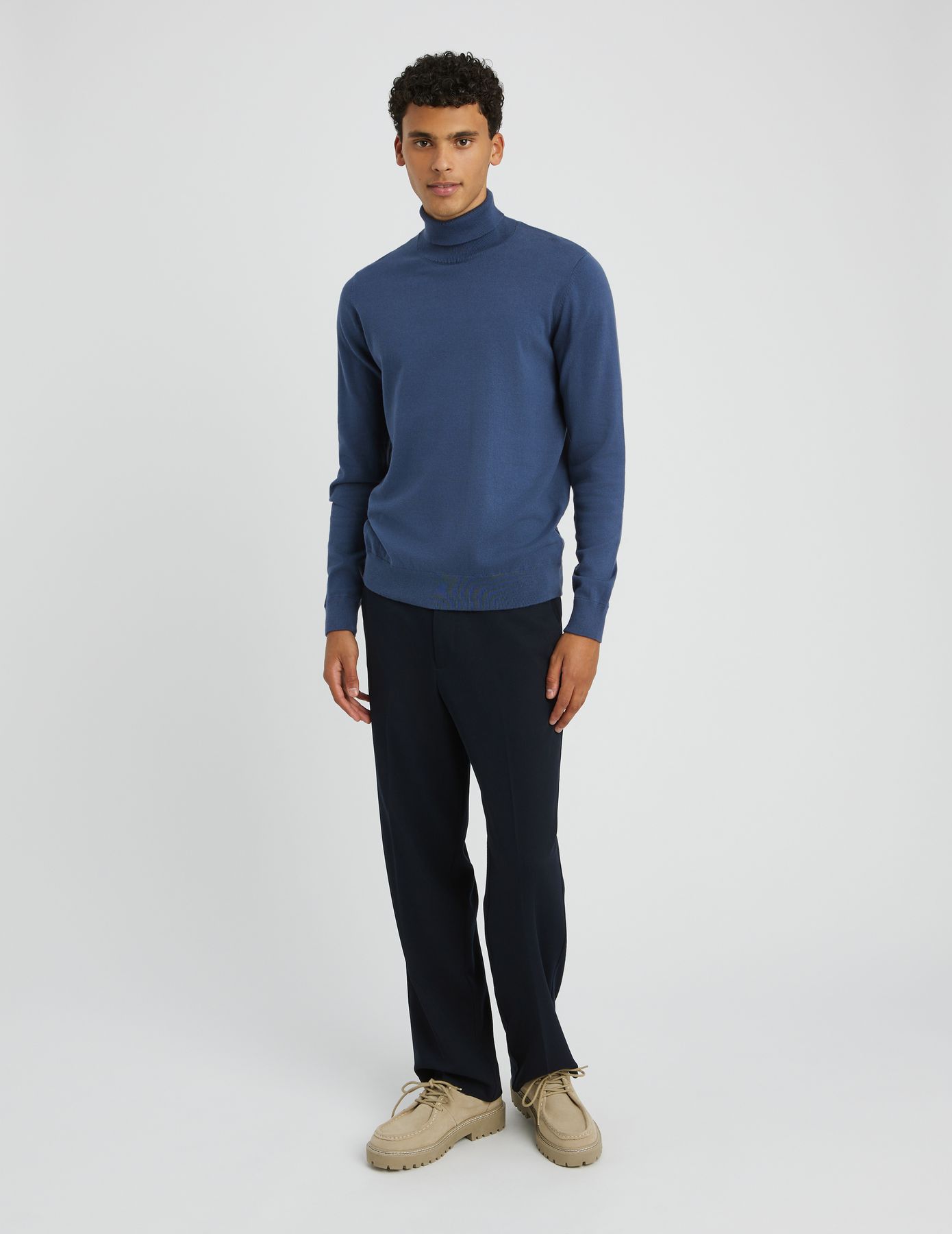 Pull col roul&eacute;