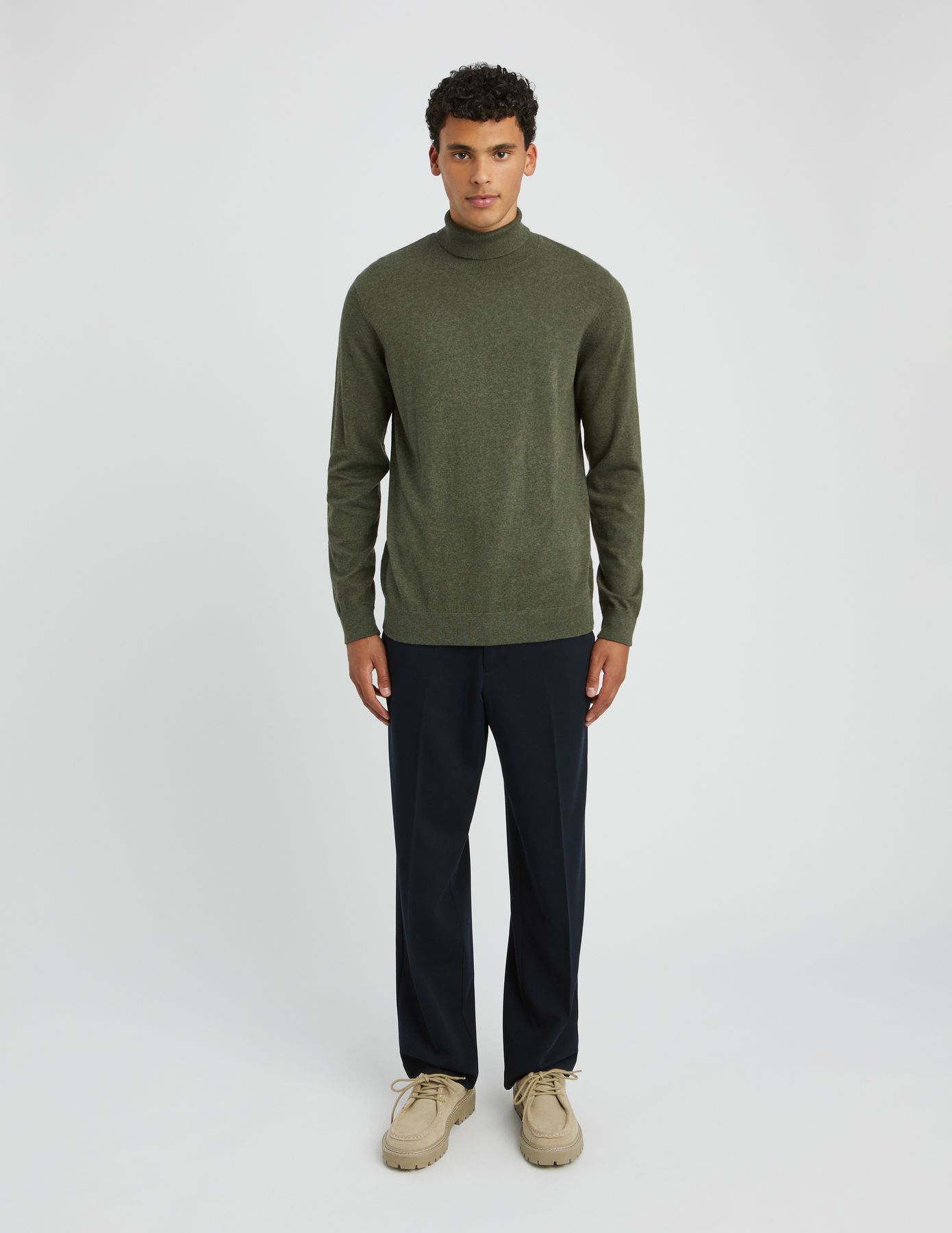 Pull col roul&eacute;