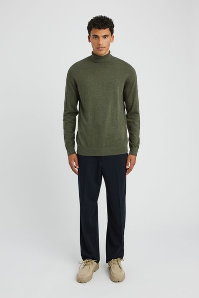 Pull col roul&eacute;