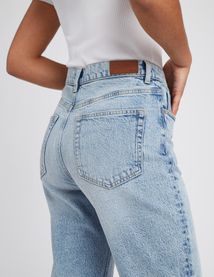 Jean mom fit