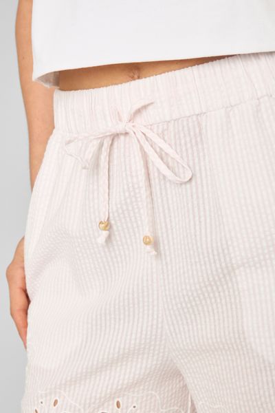 Short ray&eacute; broderie anglaise