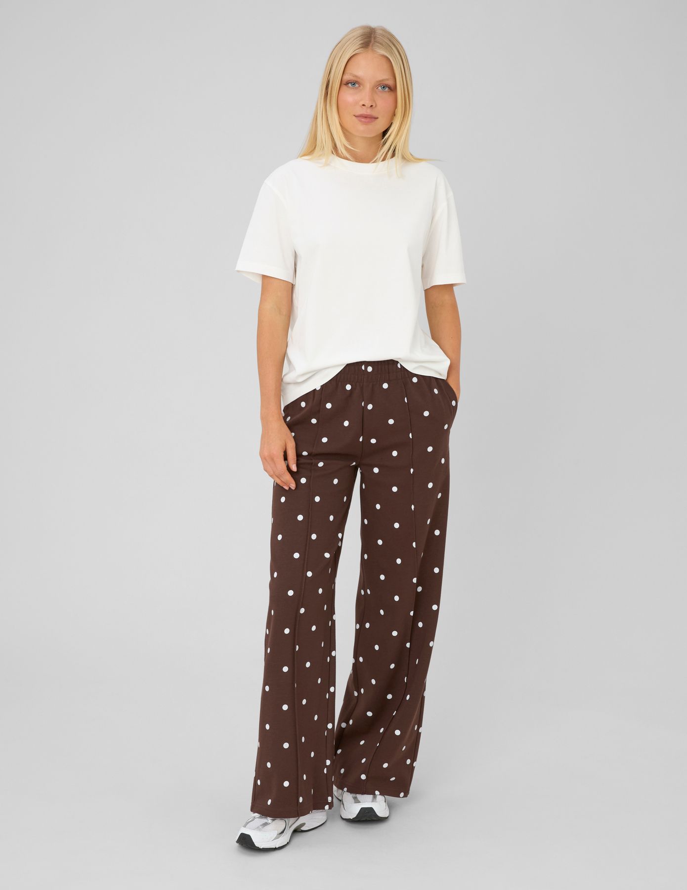 Pantalon jogging &agrave; pois