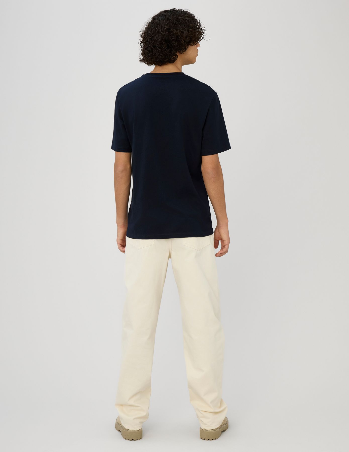 T-shirt broderie poitrine