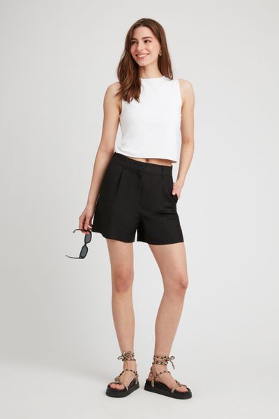 Short à pinces en lin
