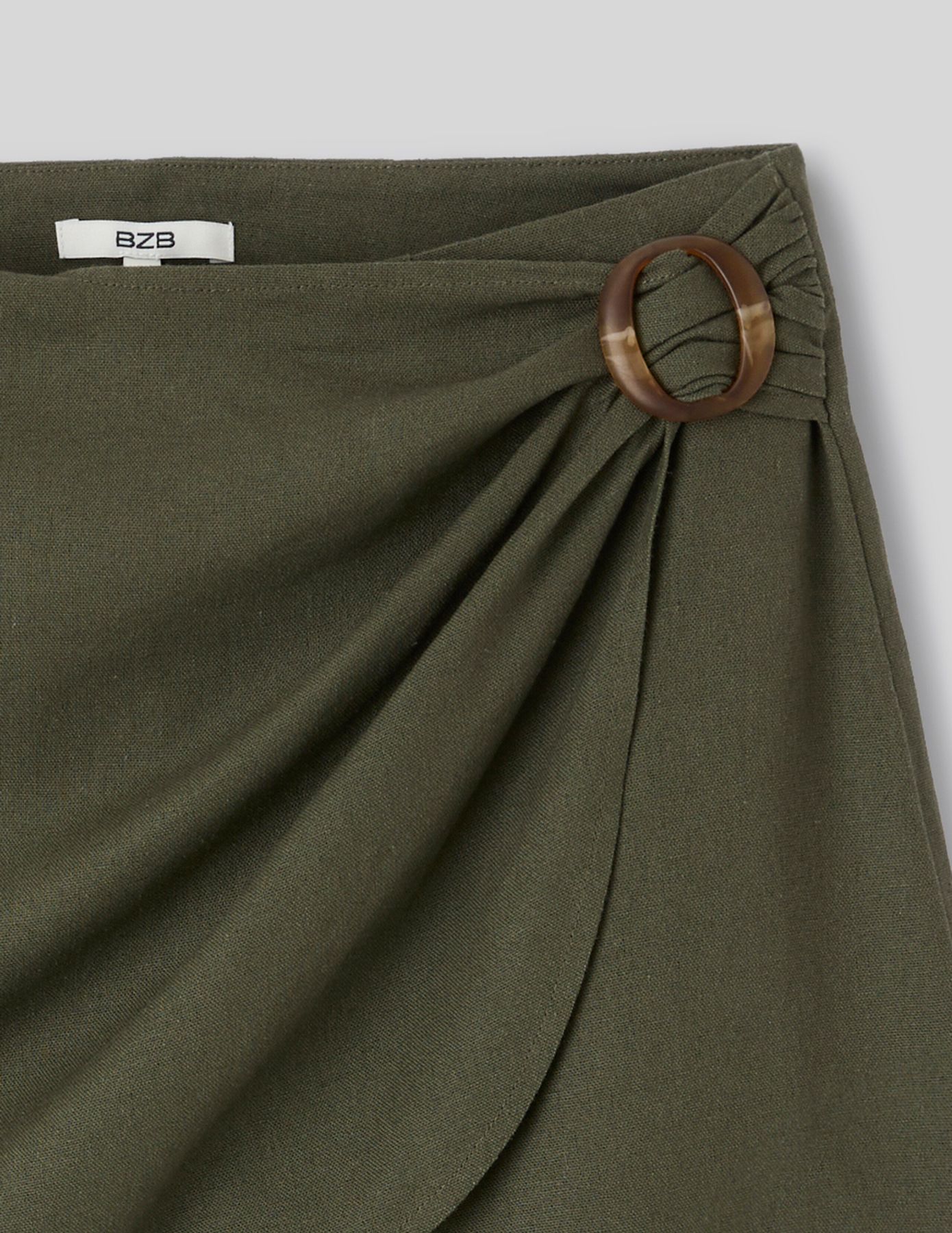 Jupe courte par&eacute;o