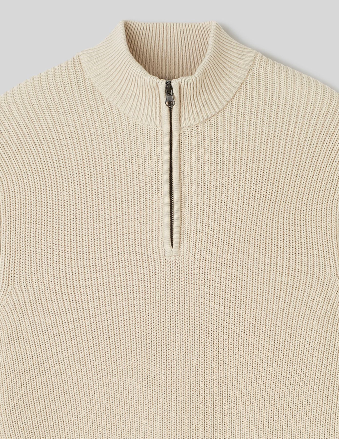 Pull avec col montant zippé