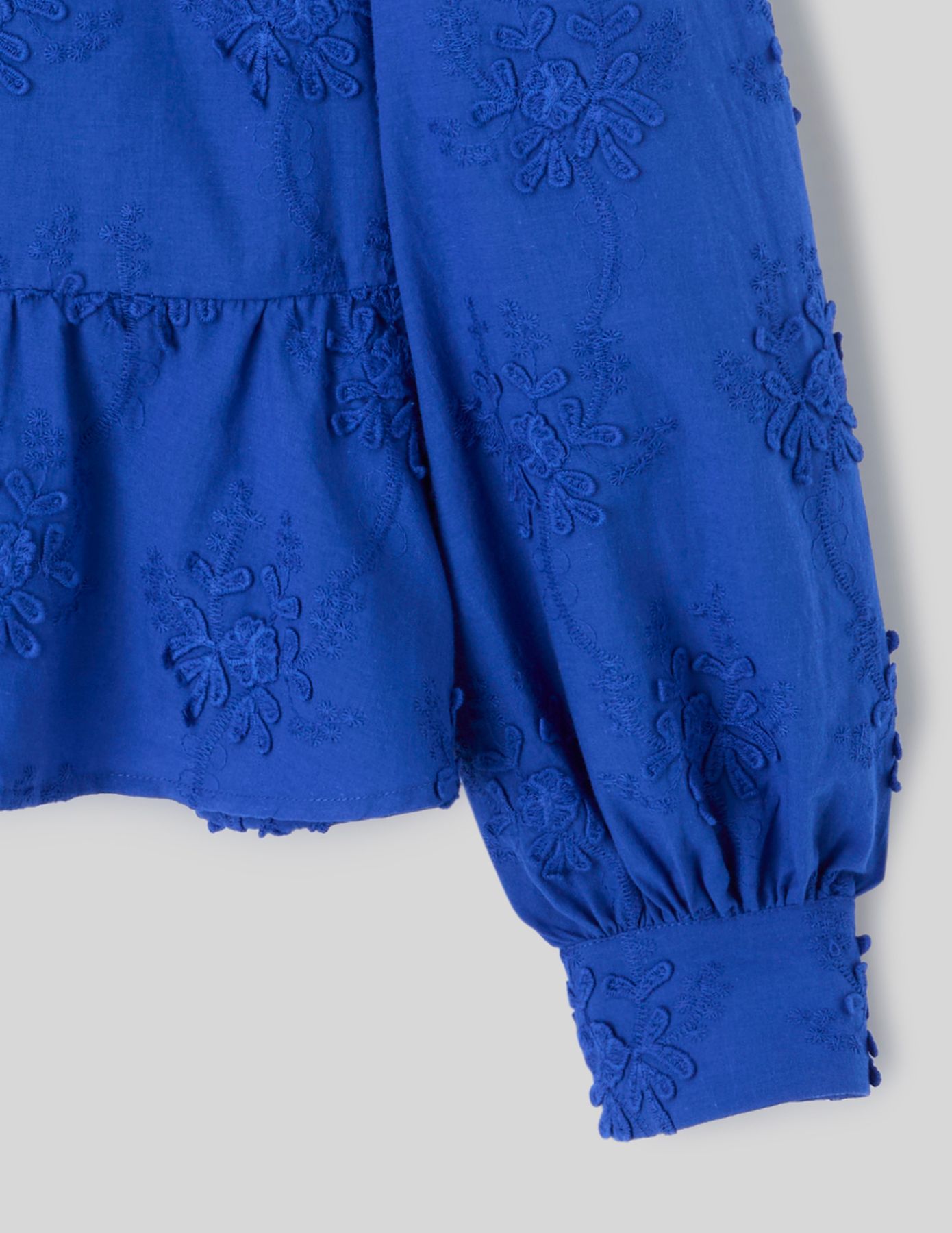 Blouse broderie 3D