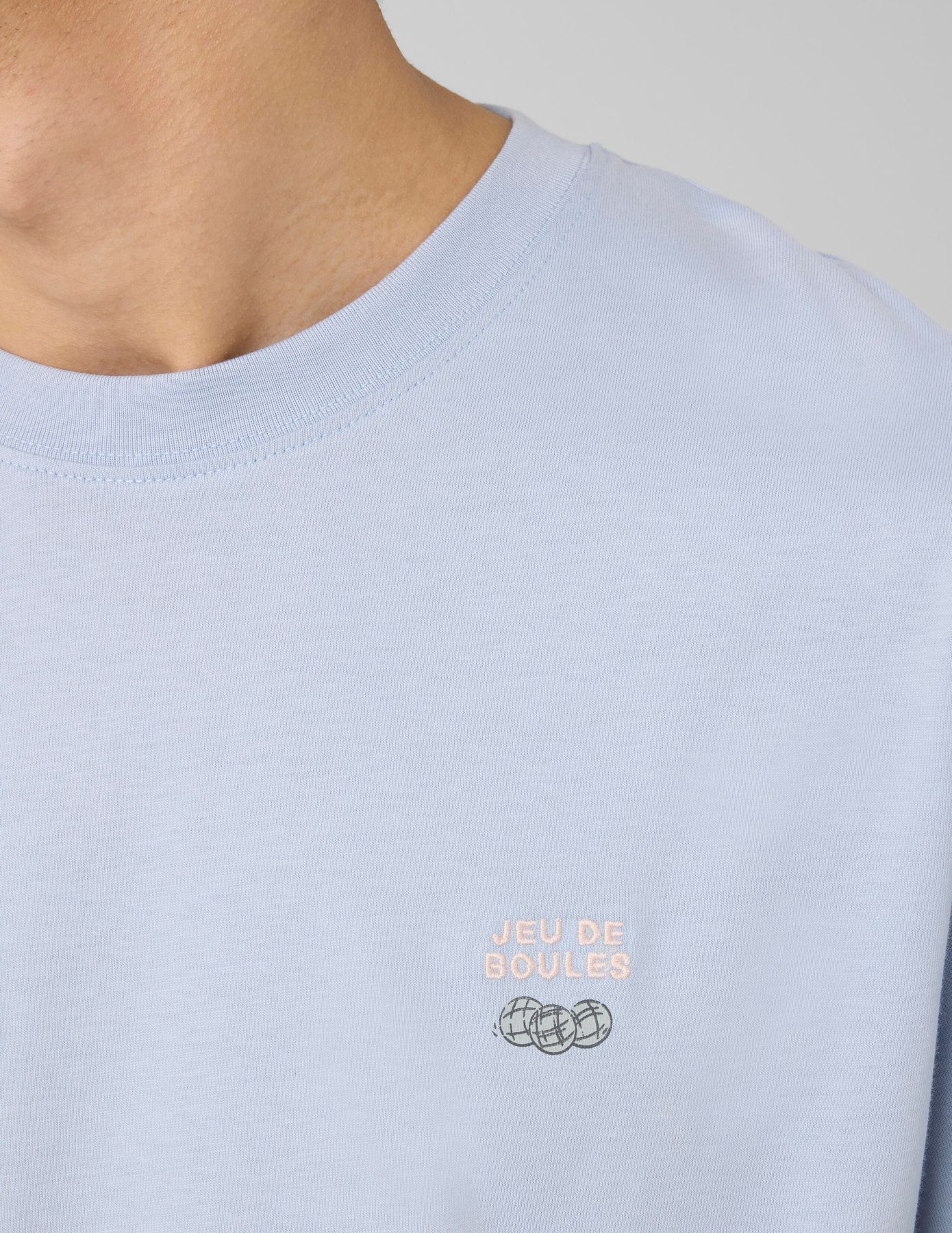 T-shirt broderie poitrine