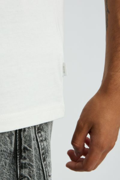 T-shirt brod&eacute; bonne prise