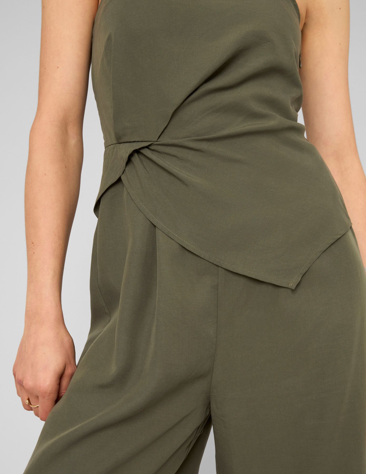 Combinaison pantalon drap&eacute;e