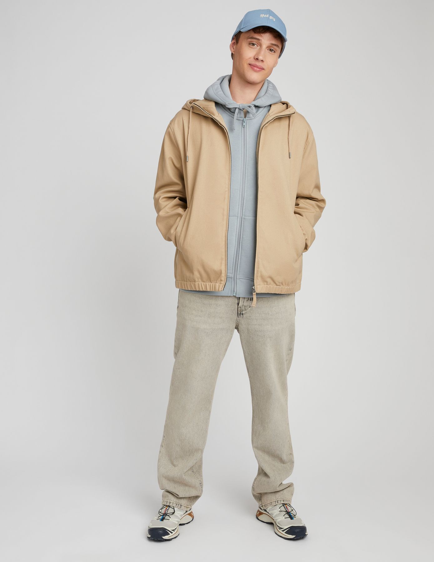 Sweat zippé à capuche