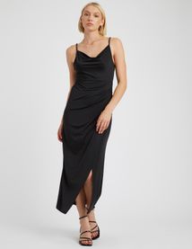 Robe longue col bénitier