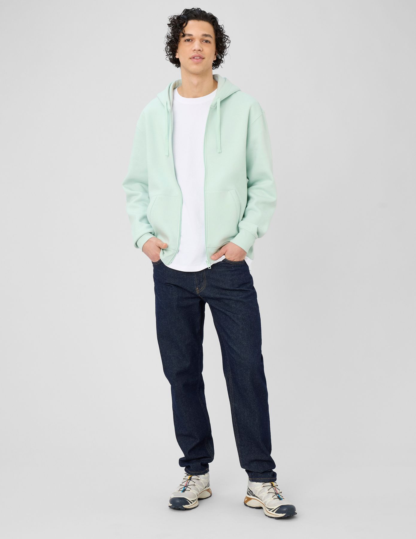 Sweat zipp&eacute; &agrave; capuche