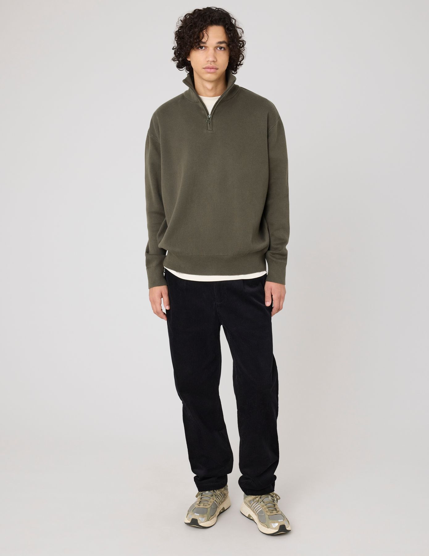 Pantalon velours &agrave; pince