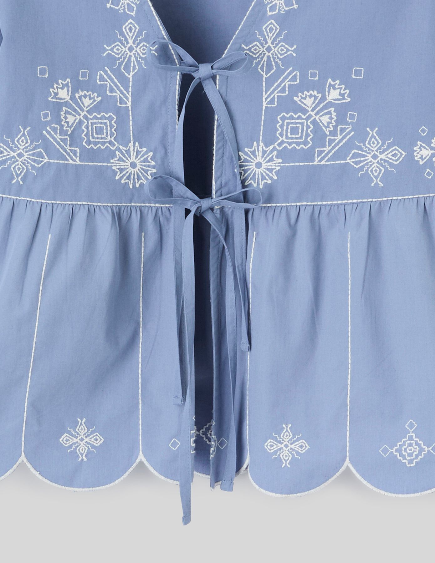 Blouse manches longues brod&eacute;e