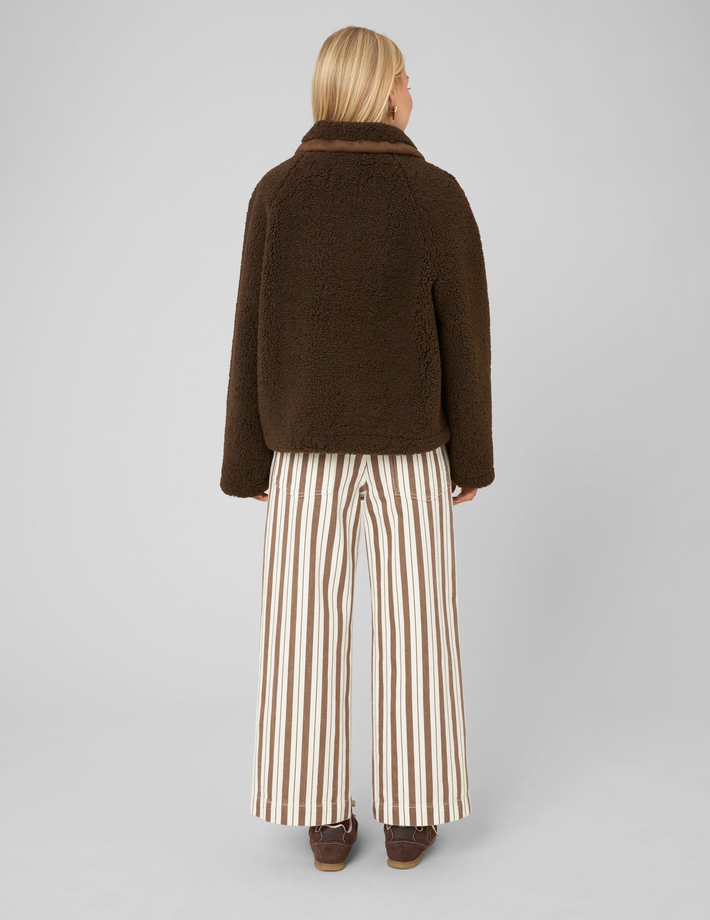 Veste en sherpa d&eacute;tails su&eacute;dine