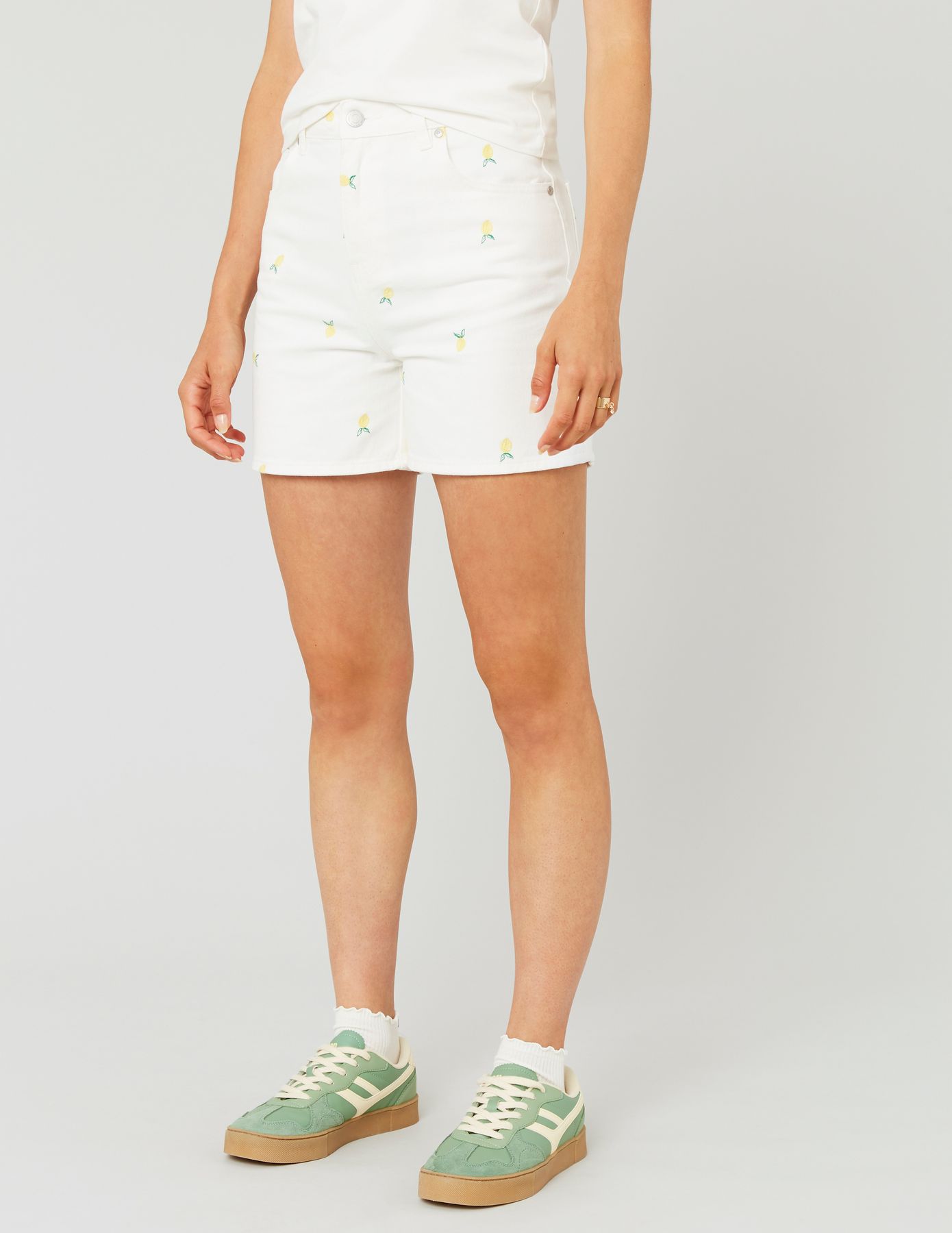 Short brodé citron