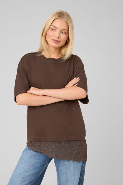 T-shirt avec empi&egrave;cement en dentelle