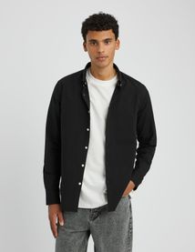 Chemise unie ajust&eacute;e