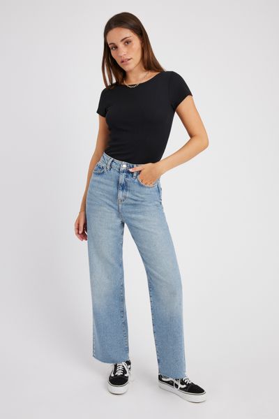 Jean straight &agrave; strass