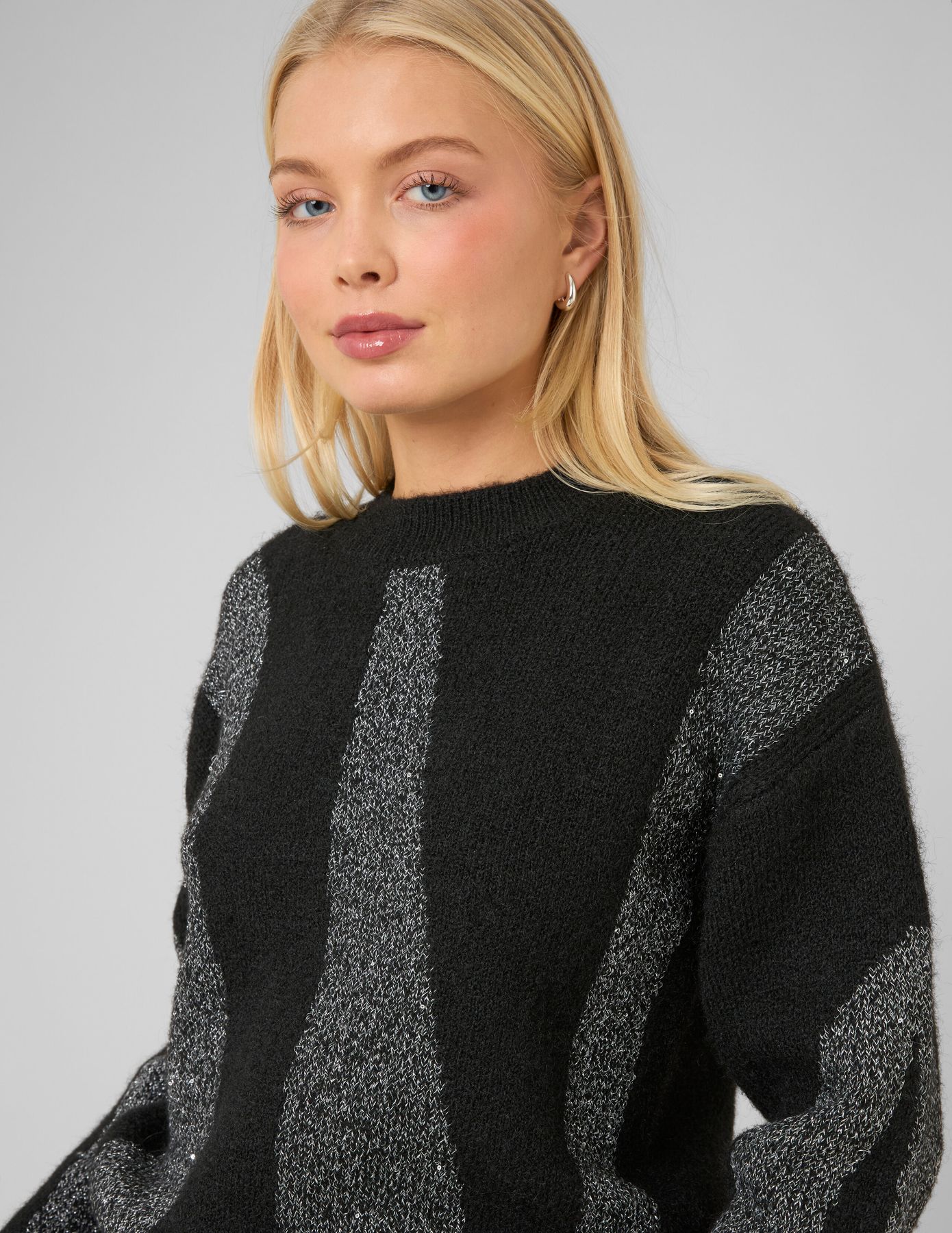 Pull col rond paillet&eacute;