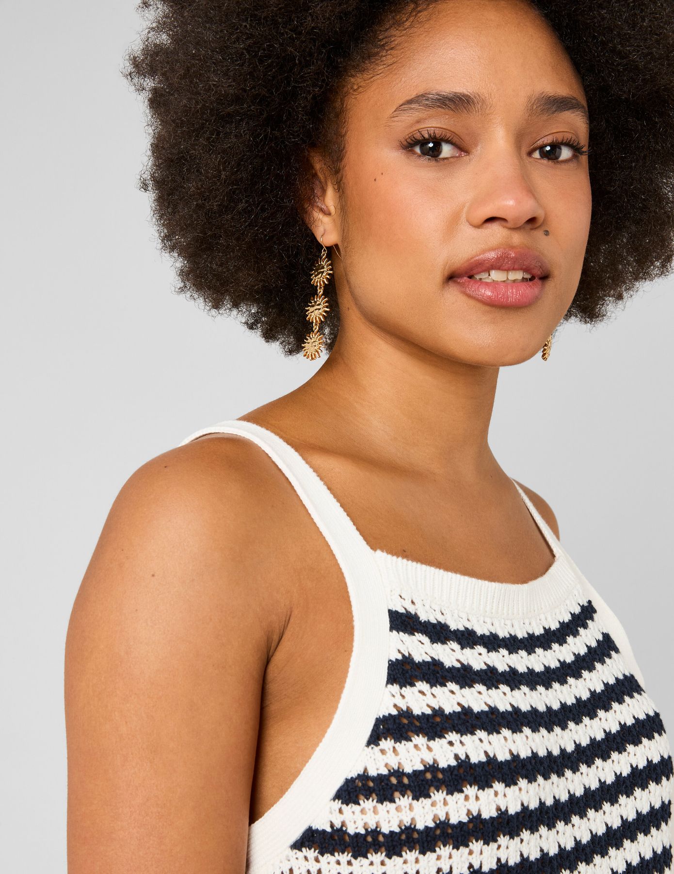 D&eacute;bardeur ray&eacute; en crochet