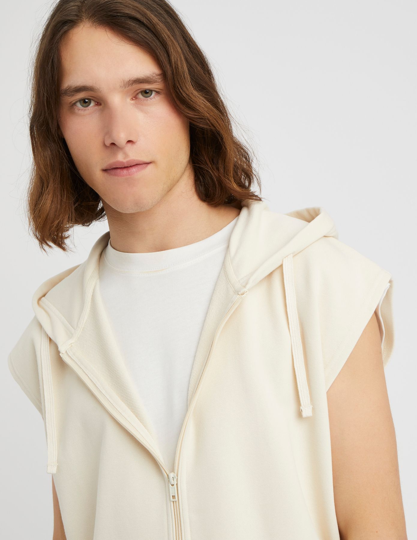 Sweat zippé sans manches