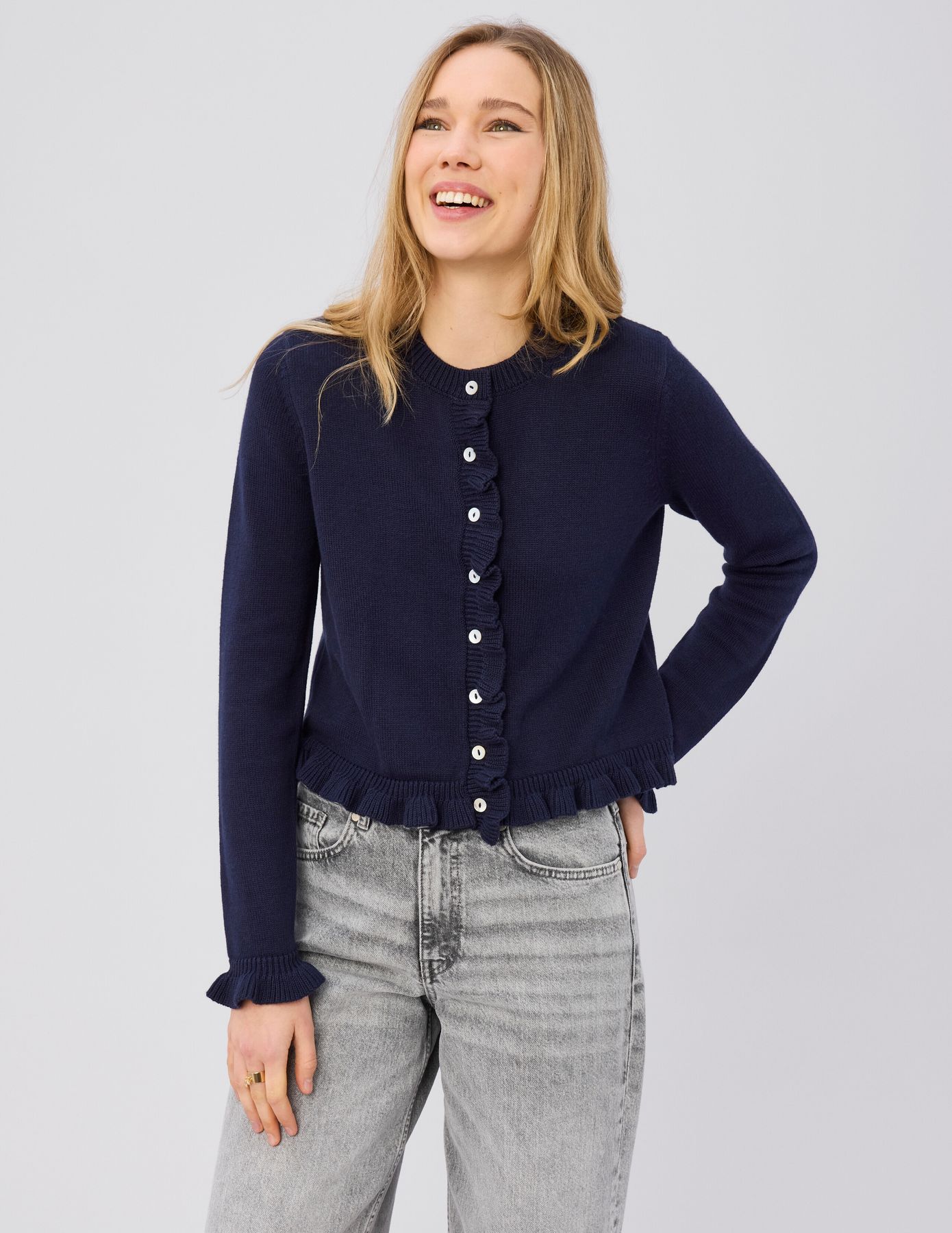 Gilet boutonn&eacute; &agrave; volants